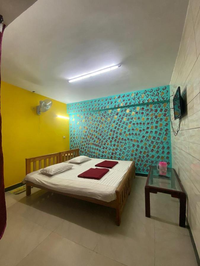 Ganapathy Homes * Valparai
